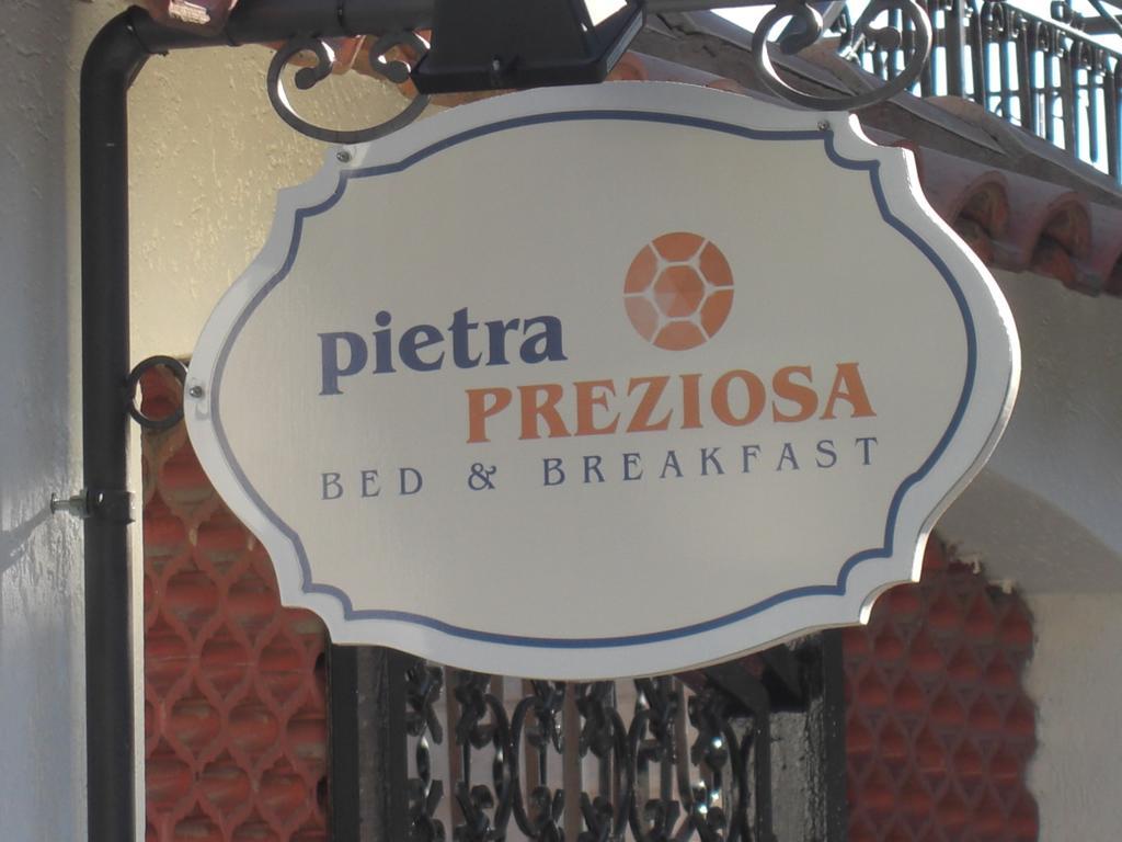 Pietra Preziosa Bed & Breakfast Pietra Ligure Ngoại thất bức ảnh